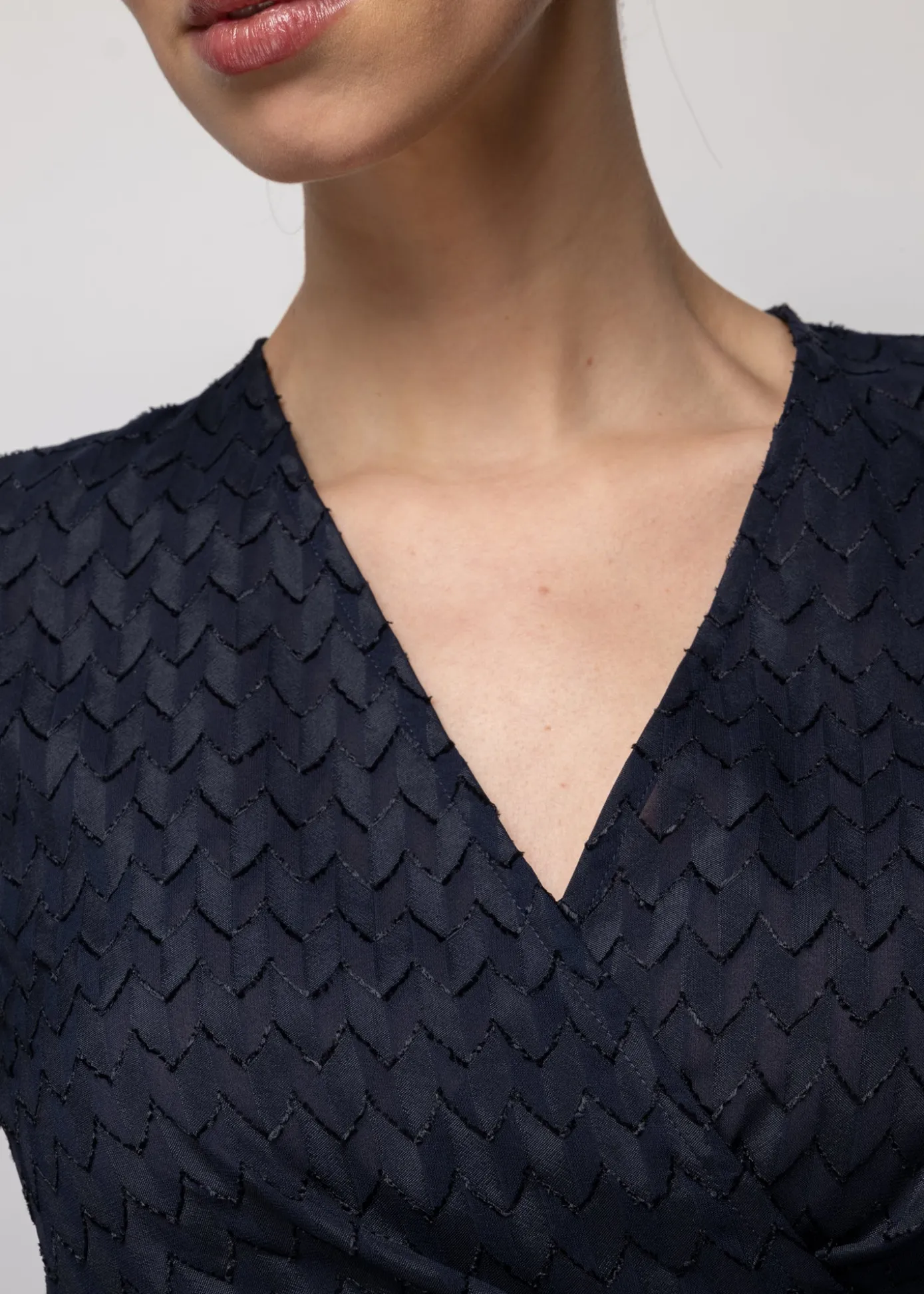 ausbrenner_wikkeltop_4.webp Cheap Ausbrenner Wikkeltop Vrouw Blouses