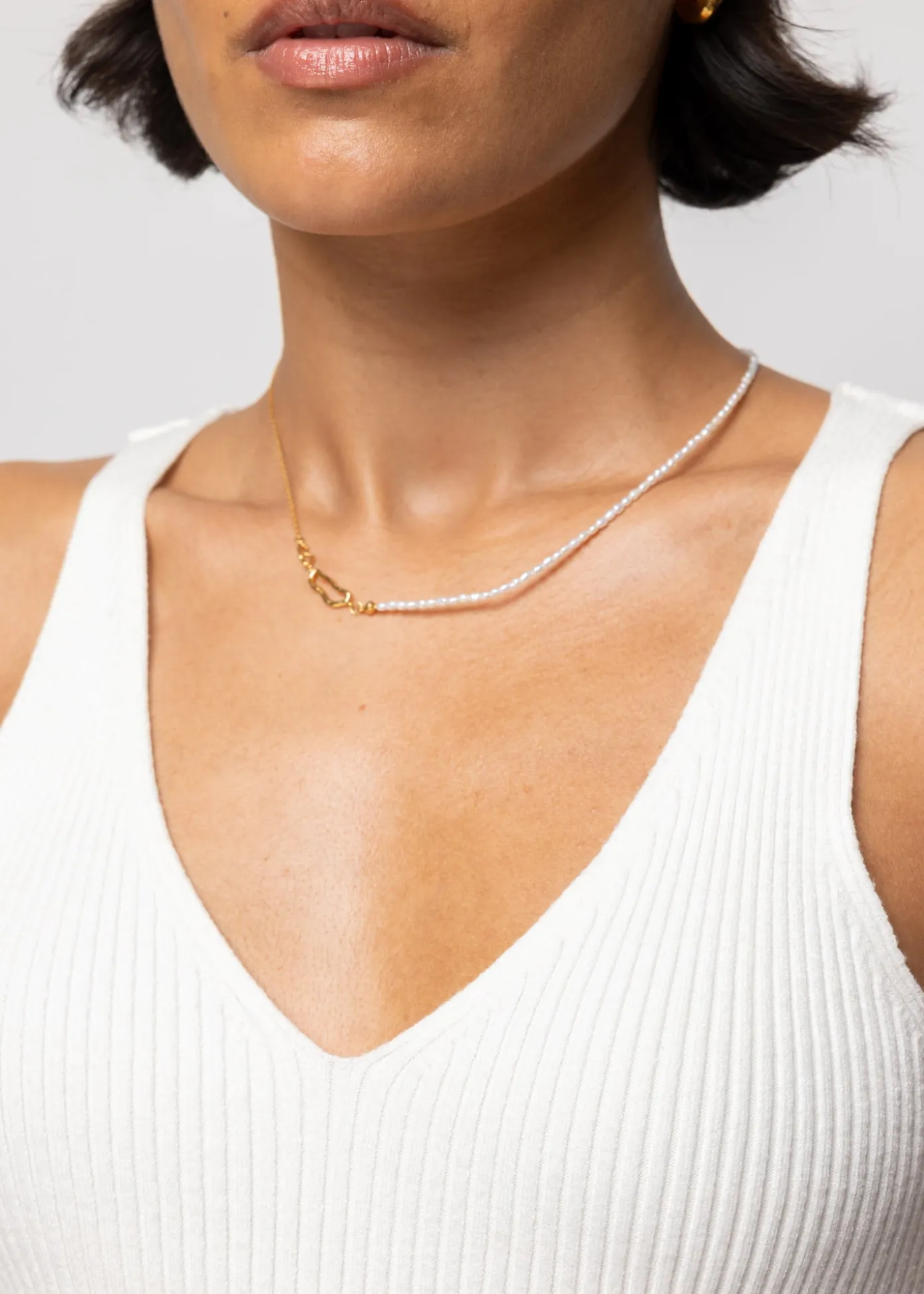 Best Sale Gebreide Rib Top Met V-Hals Vrouw Basics