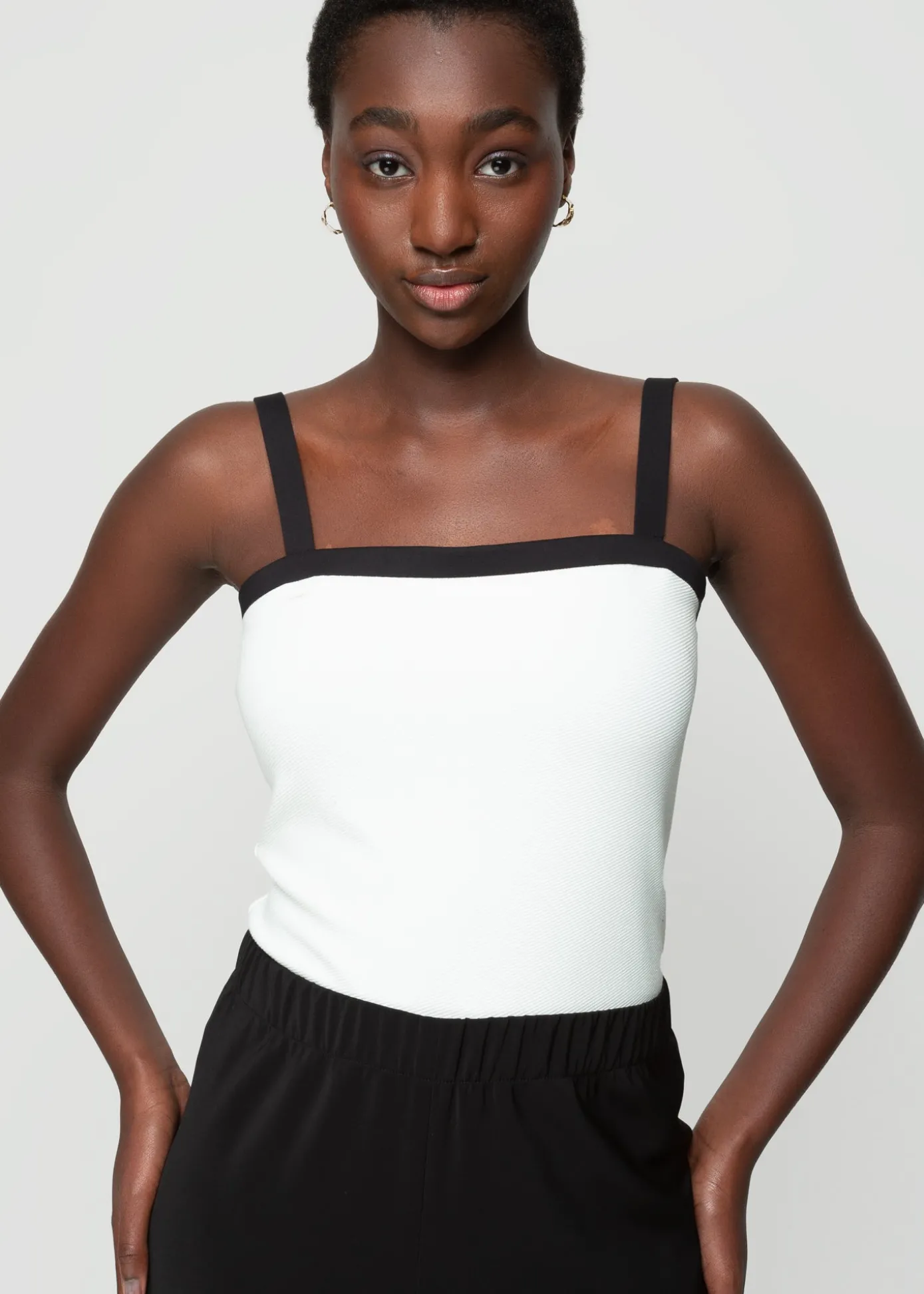 rib_top_met_contrastboorden_3.webp Cheap Rib Top Met Contrastboorden Vrouw Basics