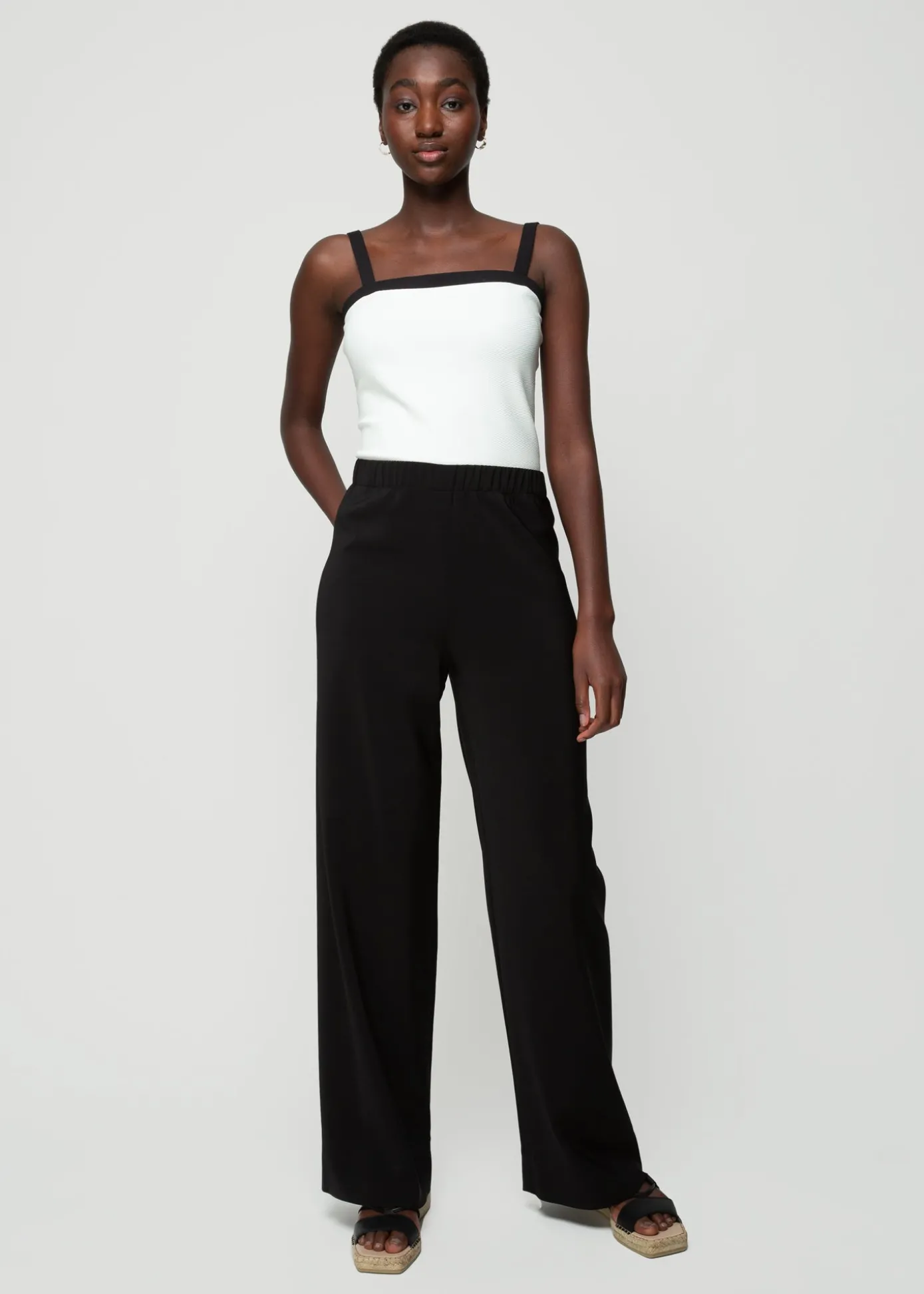 rib_top_met_contrastboorden_4.webp Cheap Rib Top Met Contrastboorden Vrouw Basics