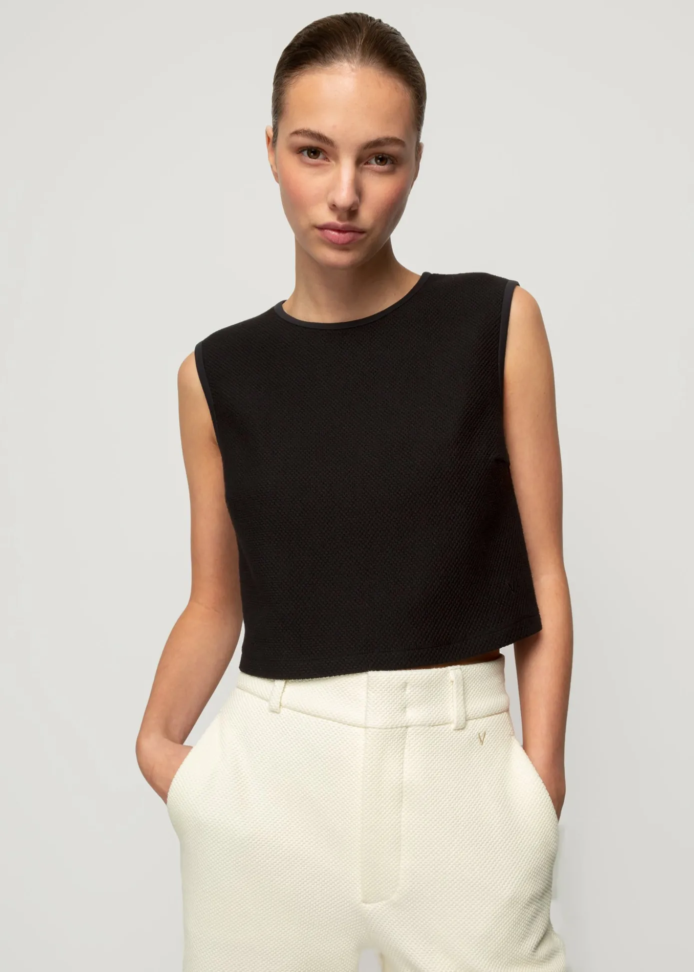 struc_top_mouwloos_6.webp Hot Struc Top Mouwloos Vrouw Basics