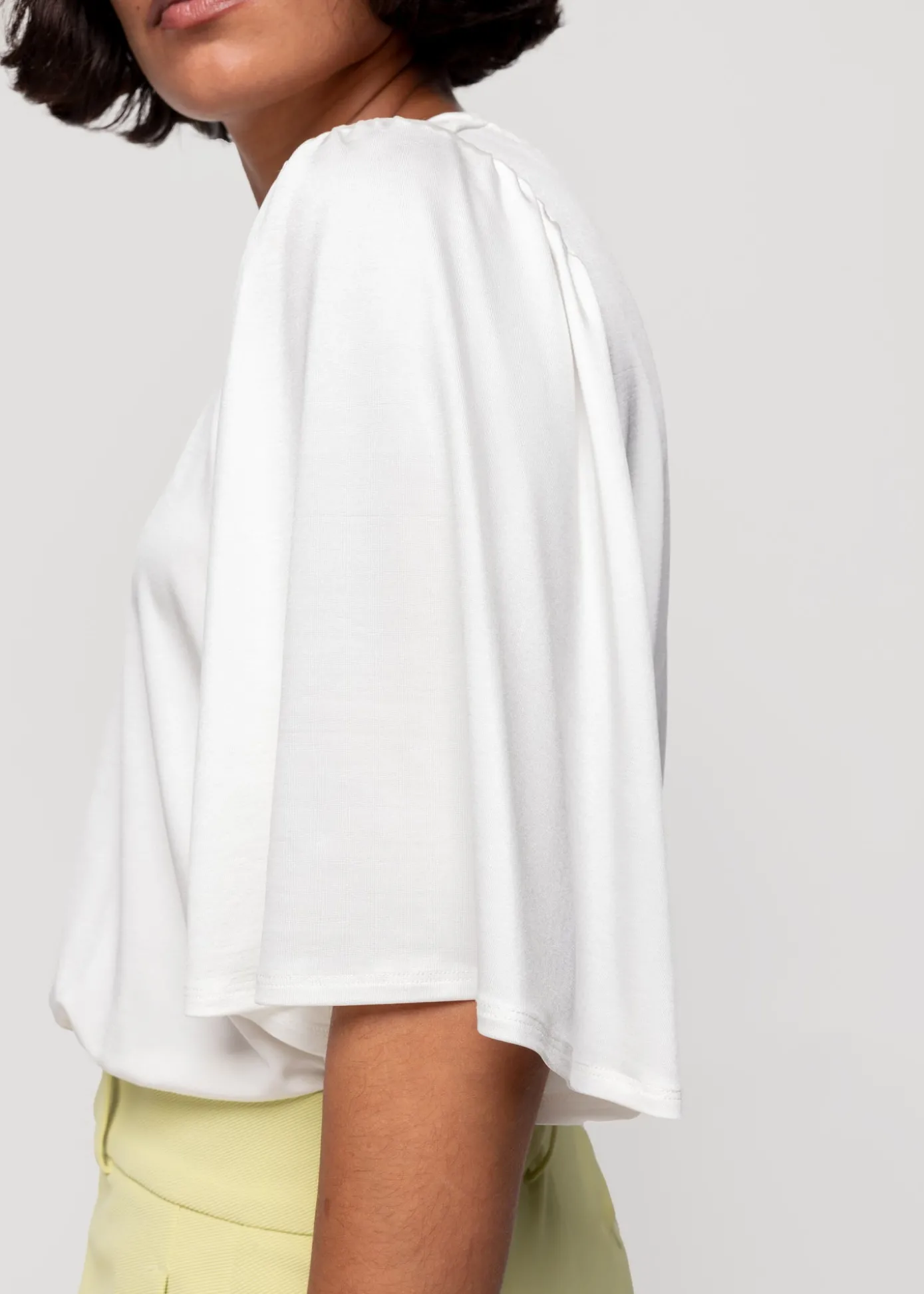 top_met_wijde_mouwen_3.webp Flash Sale Top Met Wijde Mouwen Vrouw Tops