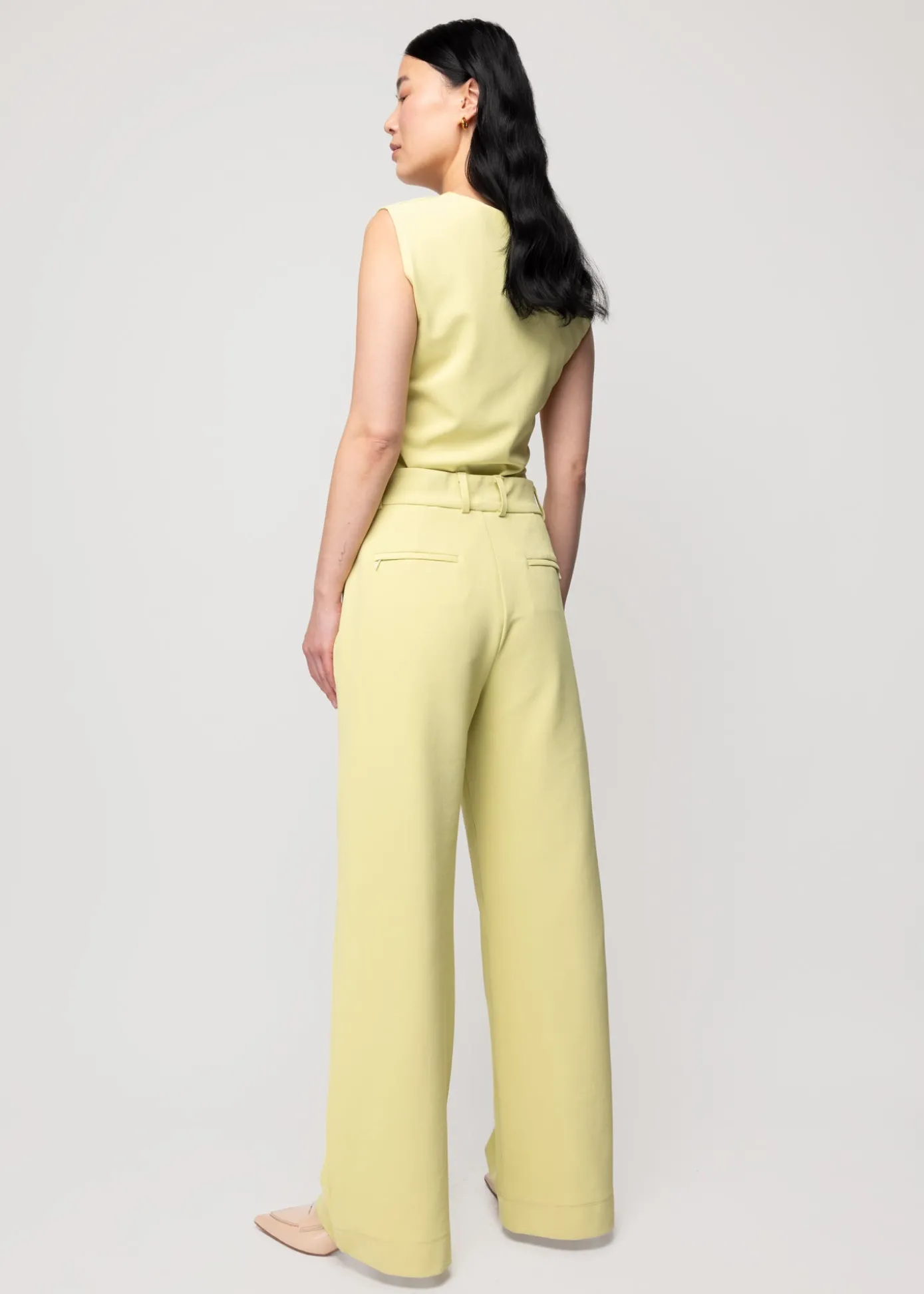 twill_mouwloze_top_3.webp Cheap Twill Mouwloze Top Vrouw Tops