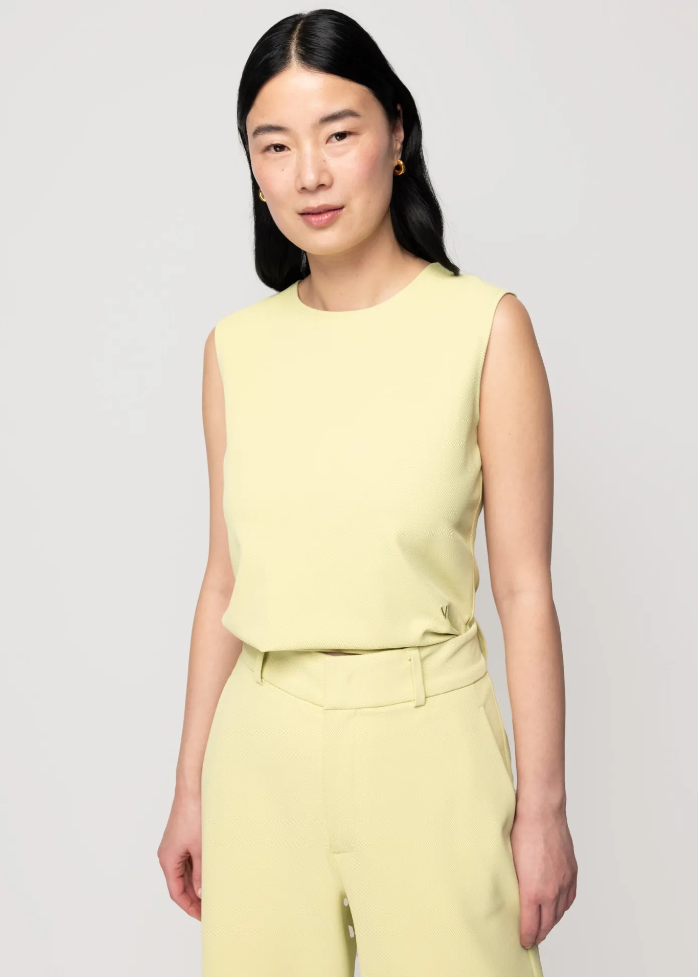 twill_mouwloze_top_4.webp Cheap Twill Mouwloze Top Vrouw Tops